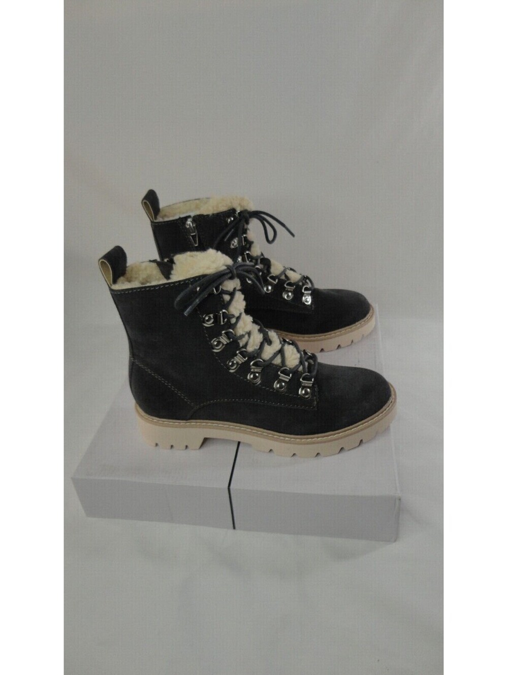 Dolce Vita Womens Polik Hiker Puck Booties Anthracite Suede Boots Sz 6.5 No box